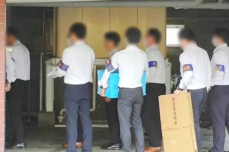 「小桜一家」本部を家宅捜索-携帯電話詐取で傘下の「冨国会」会長を送検