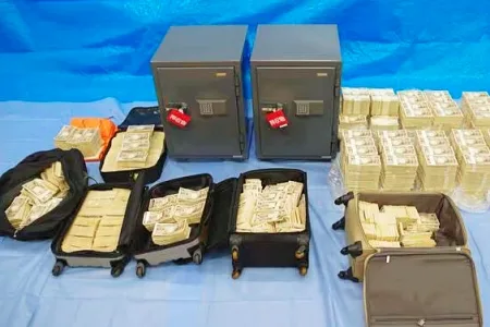 ビルの一室から現金16億円押収 無登録の貸金業「ヤミ金」 運営で男2人を再逮捕