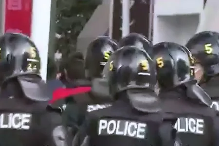 他人名義の通帳使いATMで現金窃盗未遂-稲川会系関係者の男を逮捕-組事務所を家宅捜索