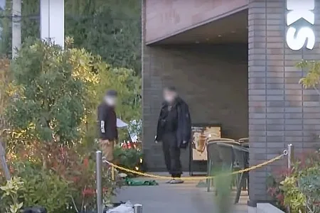 愛媛県四国中央市の「スターバックスイオンタウン川之江店」：男性が拳銃で撃たれ心肺停止